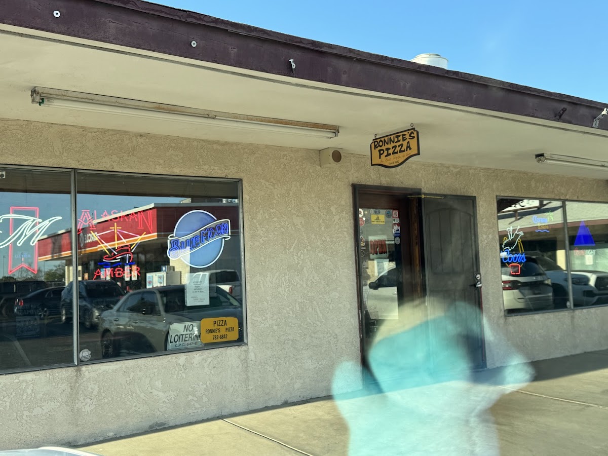 Ronnie's Pizza